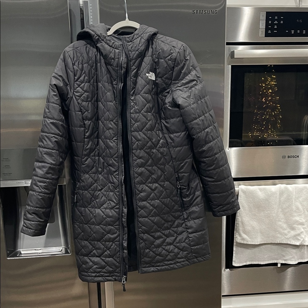 The North Face Women's Quilted Jacket - Black